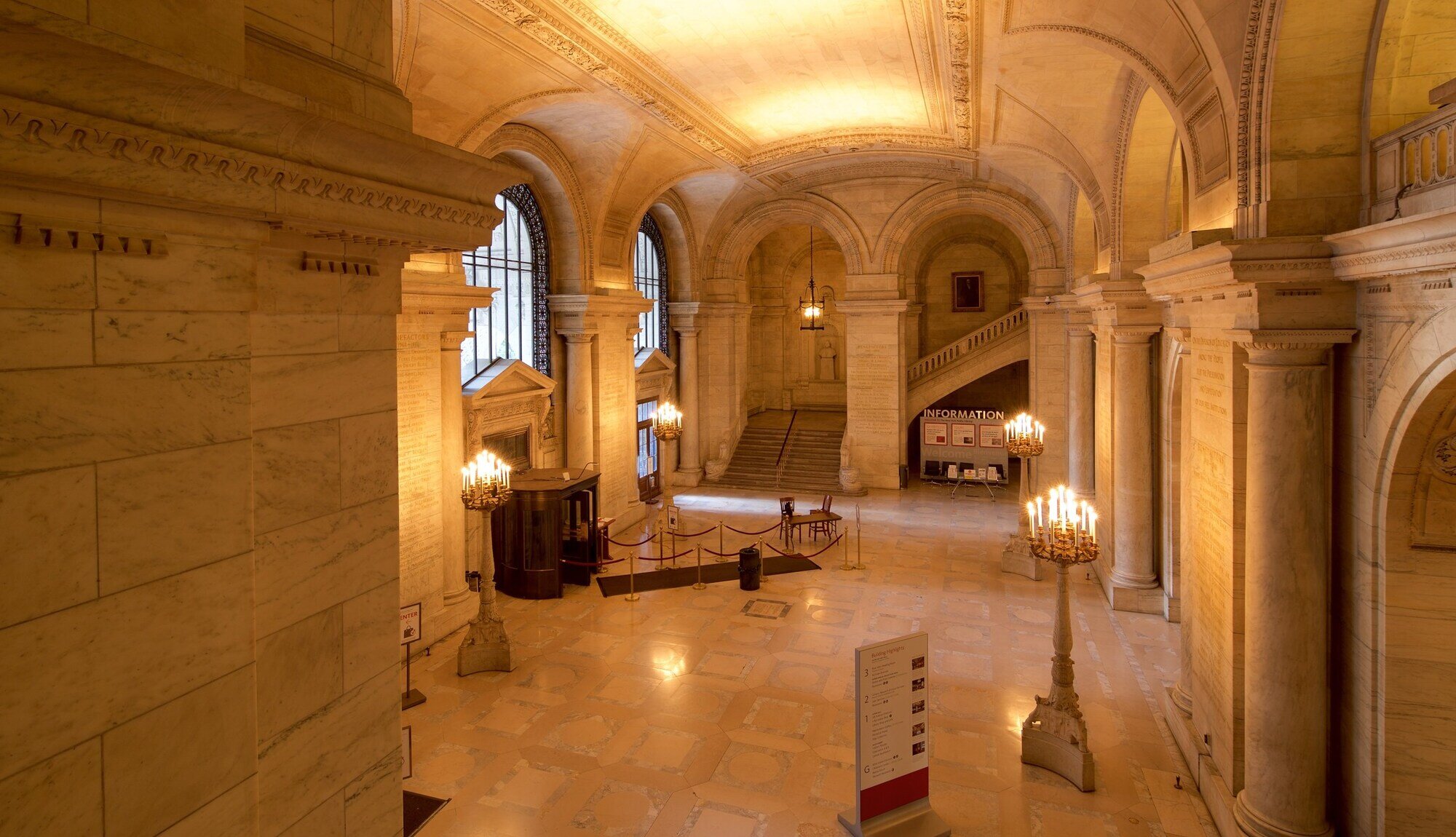 Los escenarios de Desayuno con diamantes en Nueva York 3 La Biblioteca Pública de Nueva York: un refugio literario