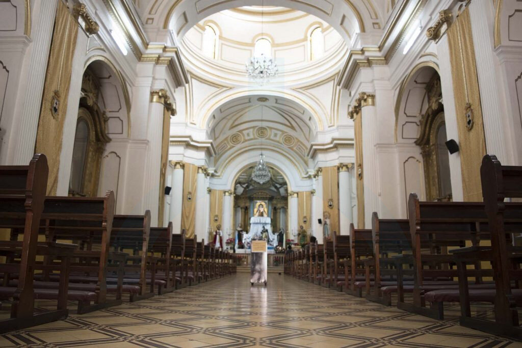 Guatapé: Consejos básicos para saber cómo llegar, qué hacer y cómo tener la mejor aventura. 5 La iglesia Nuestra Señora del Carmen