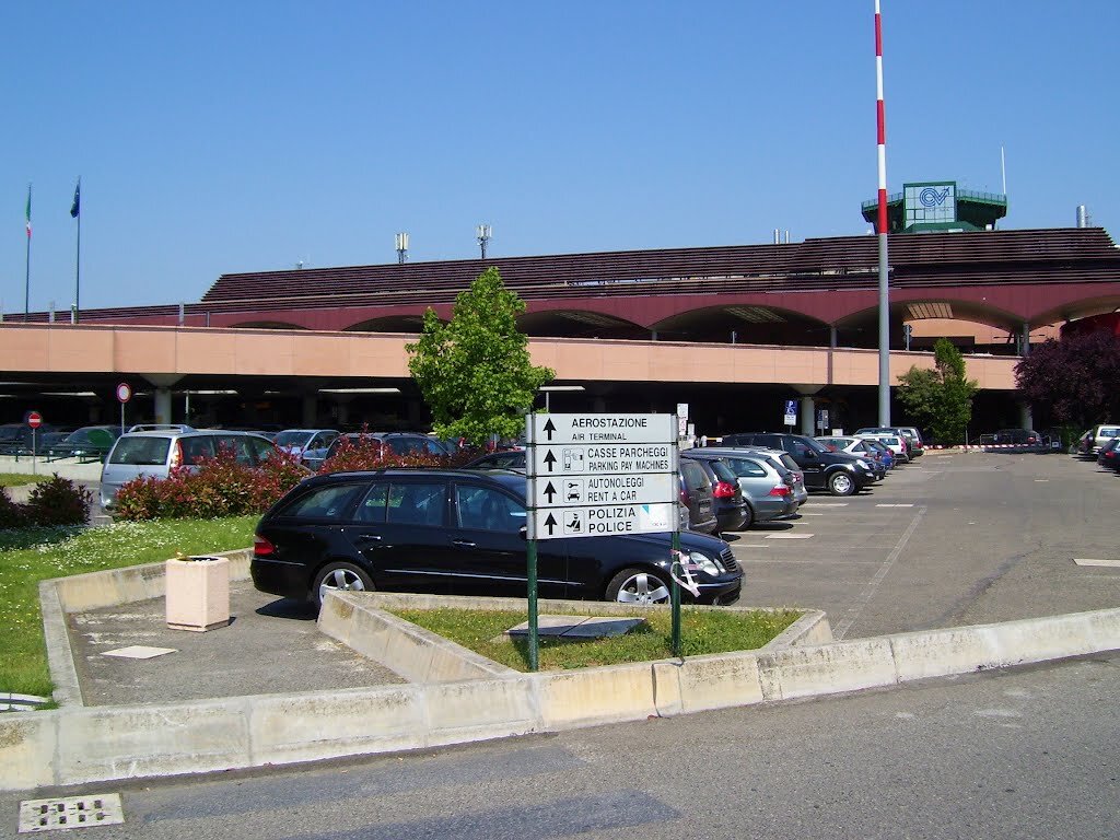 Traslado del hotel al aeropuerto de Bolonia 2 Opciones de transporte desde Bolonia al aeropuerto
