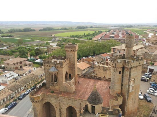 Dónde comer en Olite: restaurantes recomendados 3 Parador de Olite: Restaurante Teobaldos y su encanto histórico